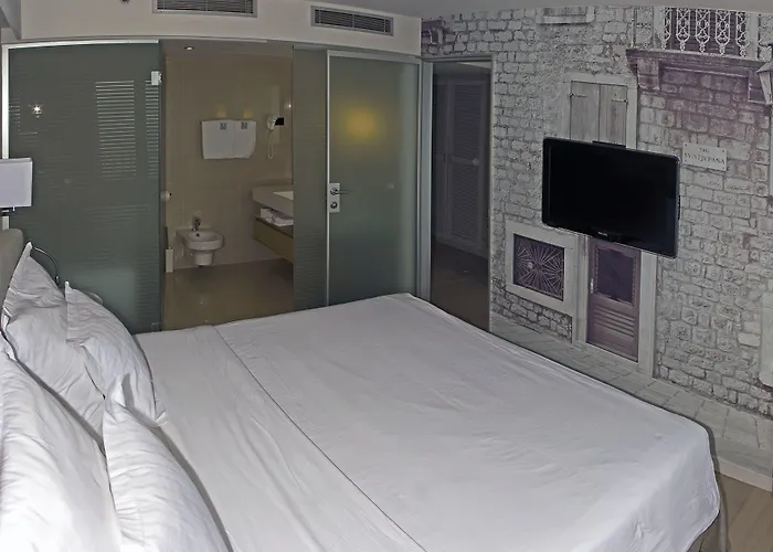 Osejava 4* ماكارسكا