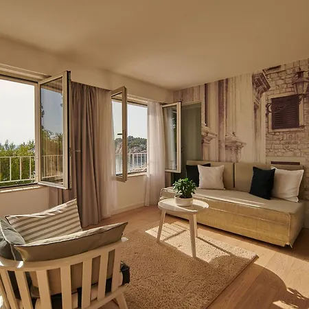 Osejava 4* ماكارسكا